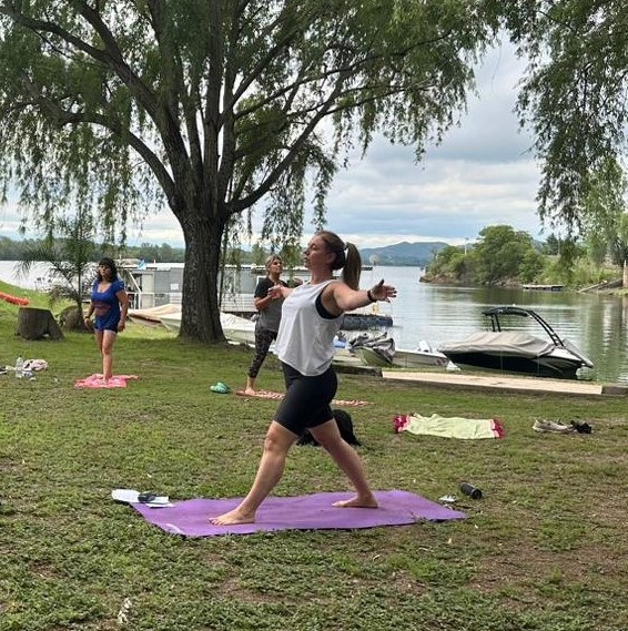 Clase con vista al lago Embasle, Cordoba.